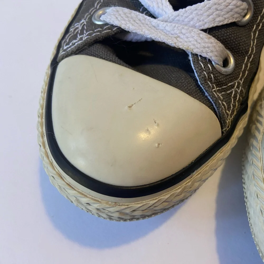 Converse Kids Low Top Gray Sneakers Size 1